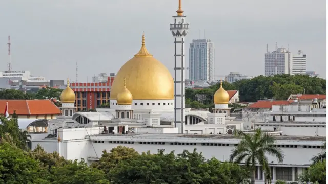 সুরাবায়া ইন্দোনেশিয়ার দ্বিতীয় বৃহৎ শহর