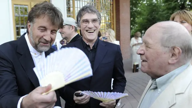 Актеры Леонид Ярмольник, Валерий Гаркалин и Лев Дуров