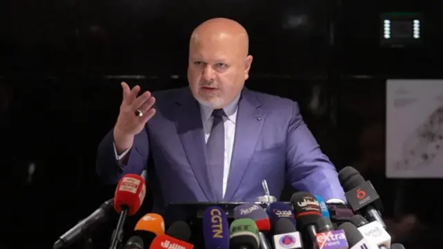  Mwendesha Mashtaka wa Mahakama ya Kimataifa ya Jinai Karim Khan KC alitembelea Kivuko cha Mpakani cha Rafah kati ya Misri na Ukanda wa Gaza mnamo tarehe 29 Oktoba 2023.