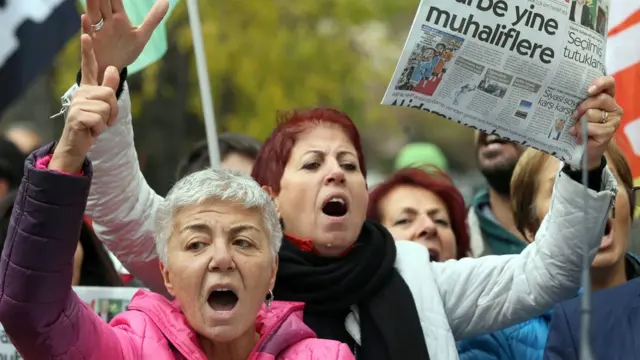 Cumhuriyet gazetesi önü