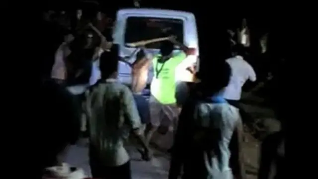 இந்து சாதுக்கள் கும்பல் தாக்குதலுக்கு உள்ளான காணொளி சமூக ஊடகங்களில் பரவியது