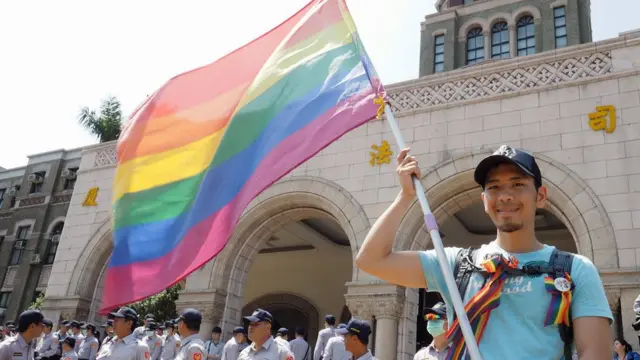 ธงสีรุ้ง