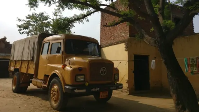 सकतपुर गांव में तैनात पीएसी