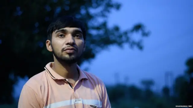 योगेश ने कई बार पुलिस को डंपरो का पीछा करते देखा है.