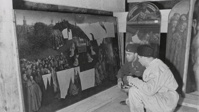 纳粹在奥地利奥尔陶斯的一座盐矿里储存了数千件艺术品,那里离希特勒所称的家乡林茨很近,他计划在林茨建造一座大型博物馆。