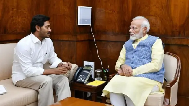 ఏపీ ముఖ్యమంత్రి వై.ఎస్‌.జగన్‌మోహన్‌రెడ్డి