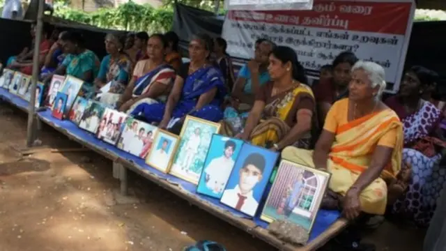 காணாமல் ஆக்கப்பட்டோருக்கு அரசு பொறுப்பு கூற கோரி வவுனியாவில் பேரணி