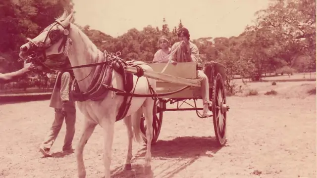 फ़िल्म मर्द का दृश्य