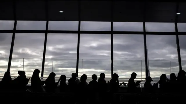 "الحيل النفسية" في تصميم المطارات لجذب الركاب