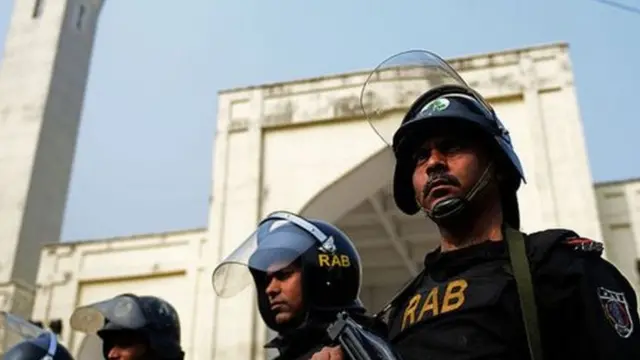 বাংলাদেশে আহমদীয়া মুসলিমদের মসজিদে পুলিশ-র‍্যাবের পাহারা বসানোর ঘটনা আগেও ঘটেছে