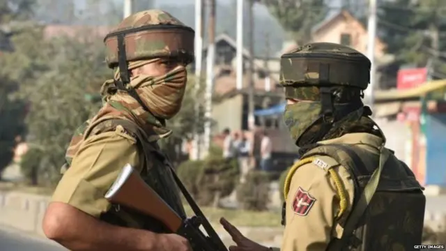 કાશ્મીરમાં સુરક્ષાકર્મી