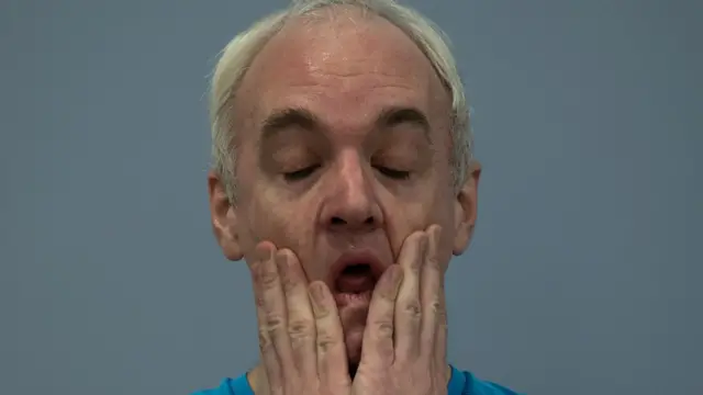 James Gallagher después de correr en una caminadora