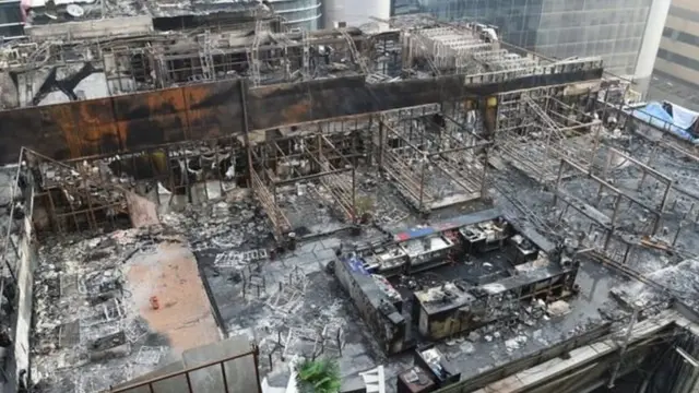 ਇਮਾਰਤ ਦੀ ਸਭ ਤੋਂ ਉੱਤਲੀ ਮੰਜ਼ਿਲ ਦੇ ਪਬ ਵਿੱਚ ਲੱਗੀ ਅੱਗ