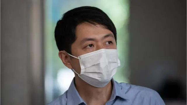 许智峯12月初宣布流亡英国。