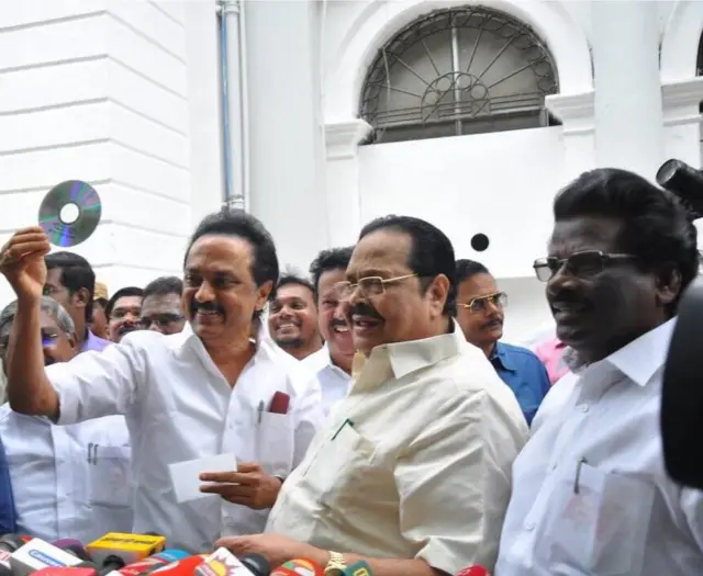 தமிழக அரசைக் கலைக்க வேண்டும்: மு.க. ஸ்டாலின்