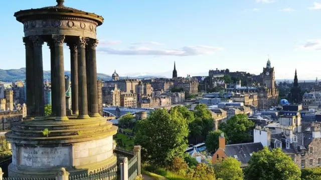 Edinburgh, yang terkenal sebagai 'tempat lahirnya' Harry Potter, memiliki pengaruh budaya yang kuat.