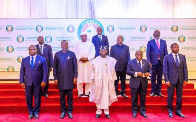 Les dirigeants de la CEDEAO assistent à la réunion de la Communauté économique des États de l'Afrique de l'Ouest (CEDEAO) à Abuja, au Nigeria, le 10 décembre 2023.
