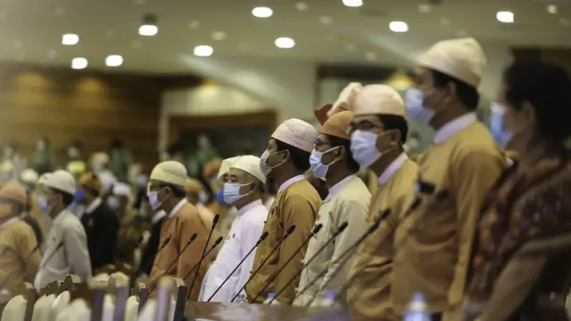 နိုဝင်ဘာ ၈ ရွေးကောက်ပွဲမှာ NLD ကိုယ်စားလှယ်လောင်း ၁၁၃၂ ဦး ဝင်ပြိုင်ပါမယ်။