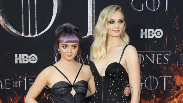 Maisie Williams e Sophie Turnerbetmotion.com.breventobetmotion.com.br'Game of Thrones'