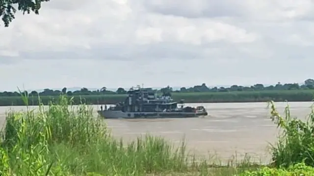 ကနီမြို့နင်ယ်ထဲမှာ စက်တင်ဘာလ အတွင်းကတွေ့ရတဲ့ စစ်သင်္ဘောတစ်စီး