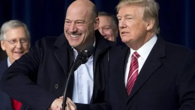 டிரம்ப் உடன் கேரி கோன்