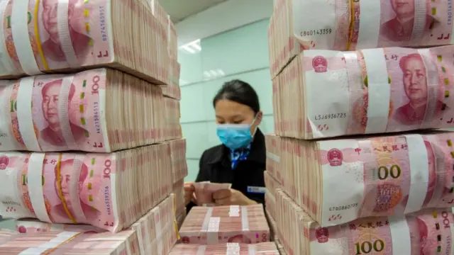 Billetes chinos, yuanes.