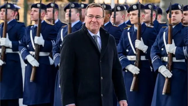 Від нового міністра оборони Німеччини Бориса Пісторіуса чекають дозволи на постачання танків "Леопард 2" Україні