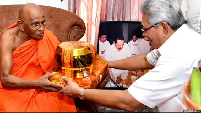 ජනපති ගෝඨාභය මුරුත්තෙට්ටුවේ ආනන්ද හිමියන් සමග