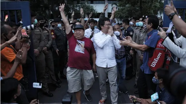 อานนท์ นำภา