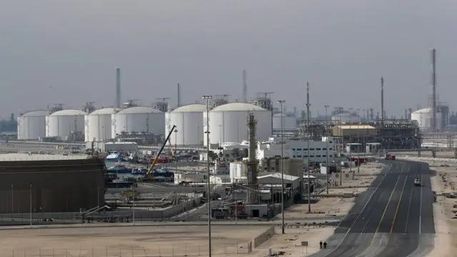 قطع العلاقات أحدث صدمة في قطاع الطاقة