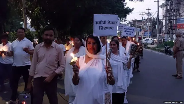 ਕੈਥੋਲਿਕ ਚਰਚ ( ਬਿਸ਼ਪ ਹਾਊਸ) ਵਲੋਂ ਵੀ ਇੱਕ ਕੈਂਡਲ ਮਾਰਚ ਕੱਢਿਆ ਗਿਆ