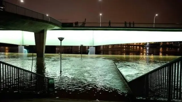 Париж наводнение