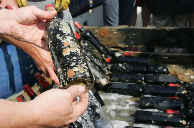 圣马洛以海洋文化遗产为骄傲，发明了海底陈酿葡萄酒，这确实充满诗意。