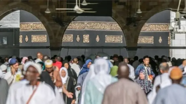 Awọn to wa ni mọsalaasi ni Saudi Arabia