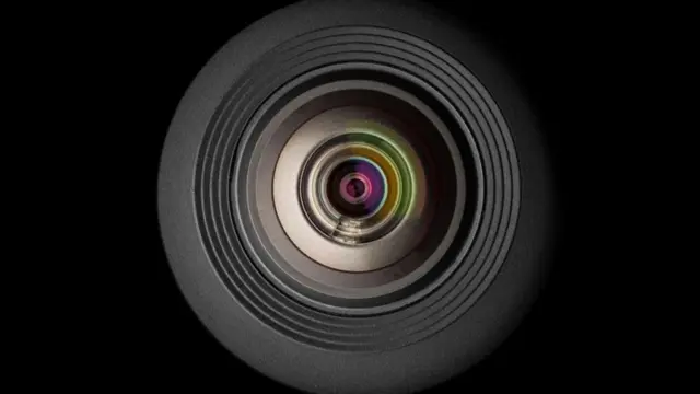 Смартфондогу камера адамдын көзүндөй эле, алдында көрүнгөндүн баарын видеого түшүрө берет