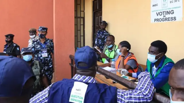 An eeyan to n dibo ati ọlọpaa