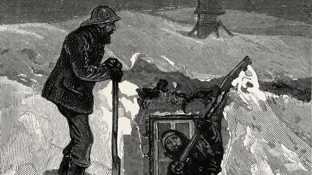Ilustración de los investigadores intentando salir de la cabaña de piedra cubierta de nieve.