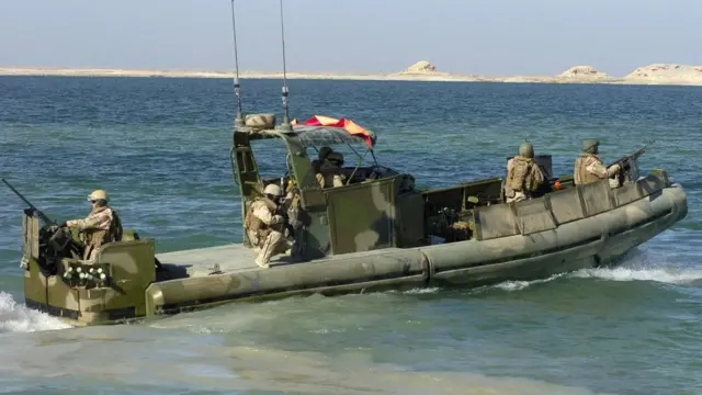 35-футові (10 метрів) "невеликих річкових судна"