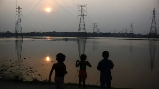 নেপাল থেকে ভারতীয় সঞ্চালন লাইনের মাধ্যমে বিদ্যুৎ আনবে বাংলাদেশ