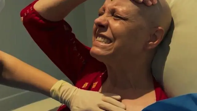 Claudia Conserva recibe tratamiento