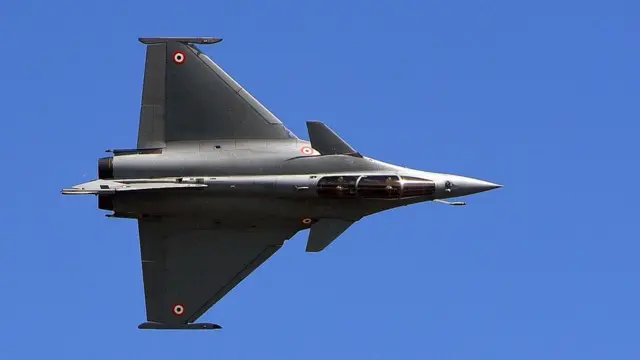 ফ্রান্সের কাছ থেকে ভারতের কেনা রাফাল যুদ্ধবিমানগুলোর একটি