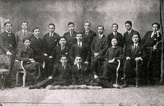 Европада таҳсил олган туркистонлик талабалар сони бошқа миллатлар талабалариникидан анча кам эди