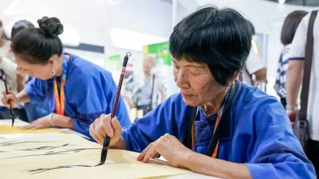 حالیہ برسوں میں میوزیم کے اہلکاروں کی وجہ سے نیُو شُو رسمُ الخط کو پھر سے فروغ ملا ہے۔