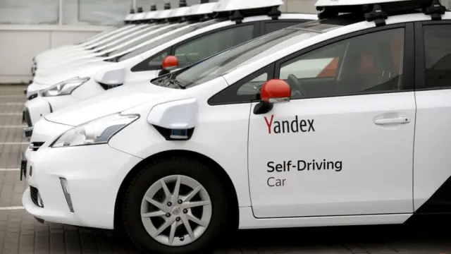Yandex taksi mobil tak berpengemudi