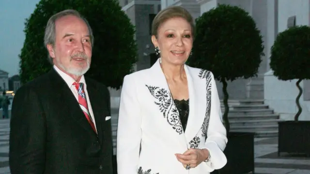 Claudio Bravo Camus con Farah Pahlavi durante una cena en el Pazzo Grassi por la Bienal de Venecia de 2007.