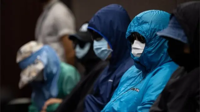 被扣留者家屬記者會上,多人聲淚俱下。