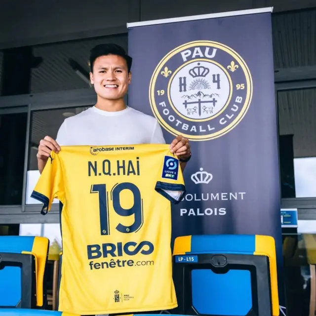 Quang Hải vượt qua bài kiểm tra sức khỏe và chính thức thi đấu cho CLB Pau FC của Pháp với số áo 19
