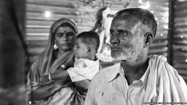 (ਨੀਤਿਨ ਆਗੇ ਦੇ ਮਾਤਾ ਤੇ ਪਿਤਾ)