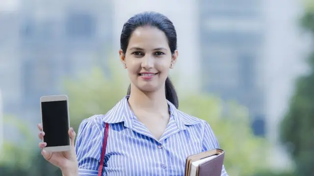 பத்தாயிரம் கோடி ரூபாய் செலுத்தியது ஏர்டெல், வோடஃபோன் நிலை என்ன ஆகும்?