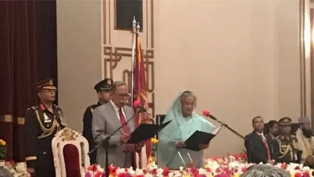টানা তৃতীয়বারের মতো প্রধানমন্ত্রী হিসাবে শপথ গ্রহণ করছেন শেখ হাসিনা